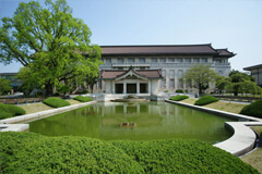美の殿堂たる風格を称えた「東京国立博物館」誕生の歴史に迫る！1872年に開館した、日本最古の博物館。700件超にのぼる国宝・重要文化財の所蔵を誇る。