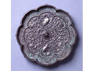 常設展「日本の金工品－鏡・釜・刀装具－」