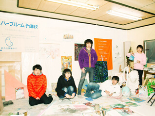 恋せよ乙女！パープルーム大学と梅津庸一の構想画