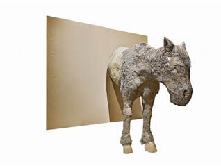 神田日勝没後50年プレ企画Ⅱ　神田日勝×吉田傑ダンボール・アート「飛び出す！半身の馬」