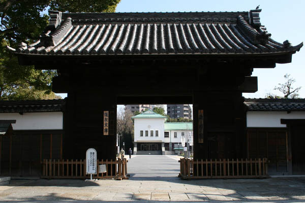 徳川園の入口（かつての尾張徳川家名古屋別邸の表門、通称「黒門」）