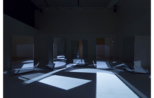 アート＋コム/ライゾマティクスリサーチ　光と動きの「ポエティクス/ストラクチャー」 NTTインターコミュニケーション・センター［ICC］-4