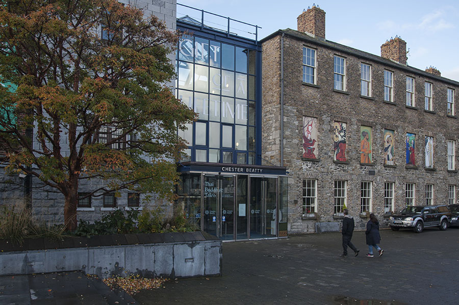 アイルランド　チェスター・ビーティー・コレクション　絵巻と絵本のたからばこ 東京国立博物館-9