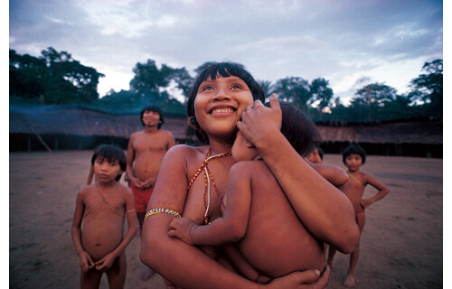 フォトジャーナリスト 長倉洋海の眼 地を這い、未来へ駆ける | 東京都