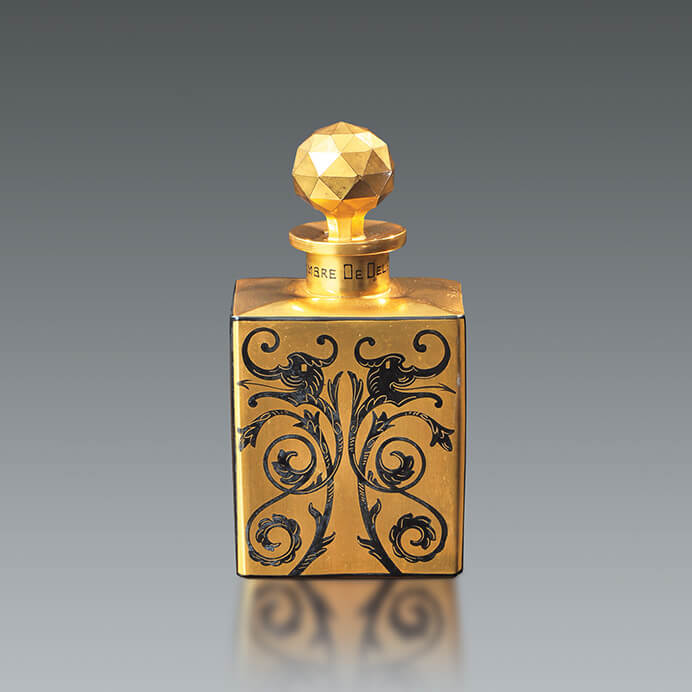 ヴィンテージ香水瓶と現代のタピスリー さまざまなデザイン | 資生堂