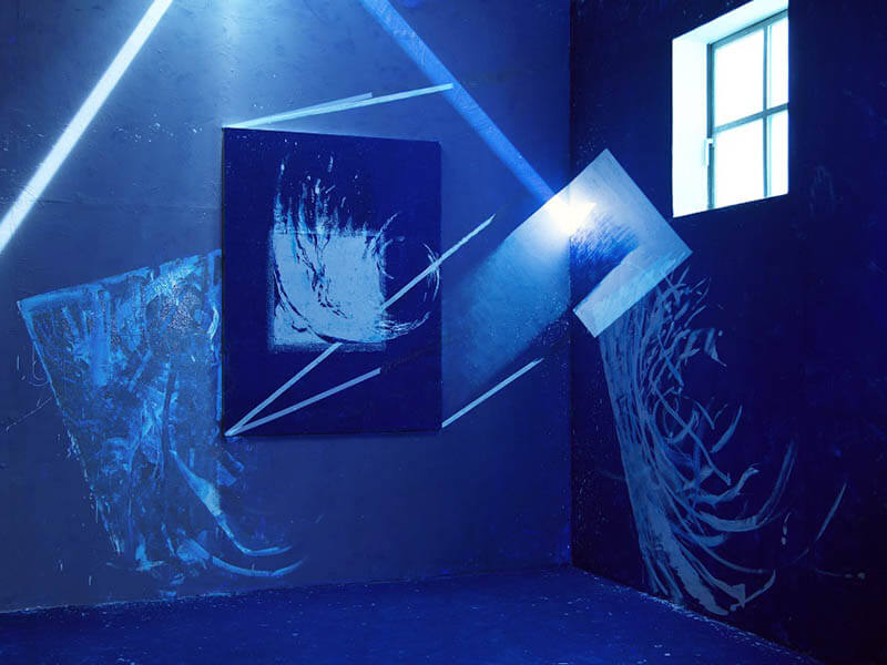 石田尚志展「弧上の光」 国際芸術センター青森-2