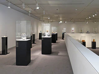 美術館で、過ごす時間  夏の館蔵品展 ガラス工芸、竹工芸、油彩
