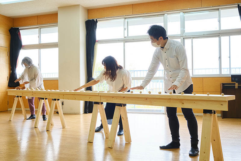 神奈川県ともいきアートサポート事業　茅ヶ崎市美術館×茅ヶ崎養護学校 「ふれて すすむ まえへ －音と光と香りとともに－」 茅ヶ崎市美術館-4