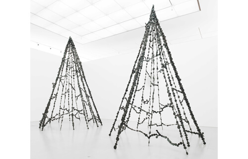 生への言祝（ことほ）ぎ　－インスタレーション、十二の柱＋出会いのパフォーマンス－ 大分県立美術館（OPAM）-1