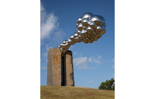 生への言祝（ことほ）ぎ　－インスタレーション、十二の柱＋出会いのパフォーマンス－ 大分県立美術館（OPAM）-4