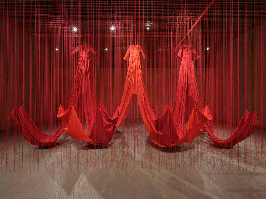 塩田千春　つながる私（アイ） 大阪中之島美術館-4